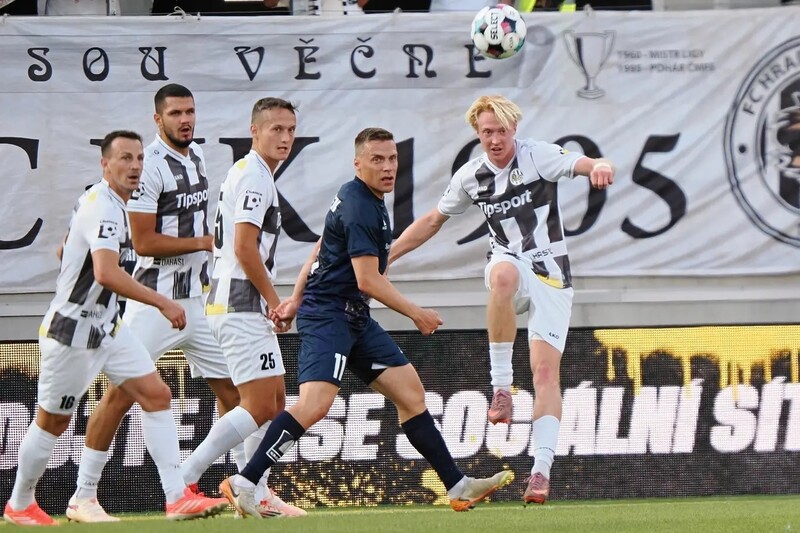 Hradec Kralove vs Besiktas - Đẳng cấp và kinh nghiệm